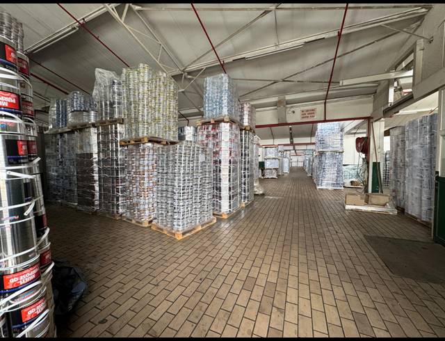 3,650M² WAREHOUSE FOR SALE IN LONGDALE